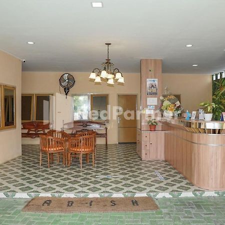 Adisa Homestay Near Saiful Anwar Malang Eksteriør billede