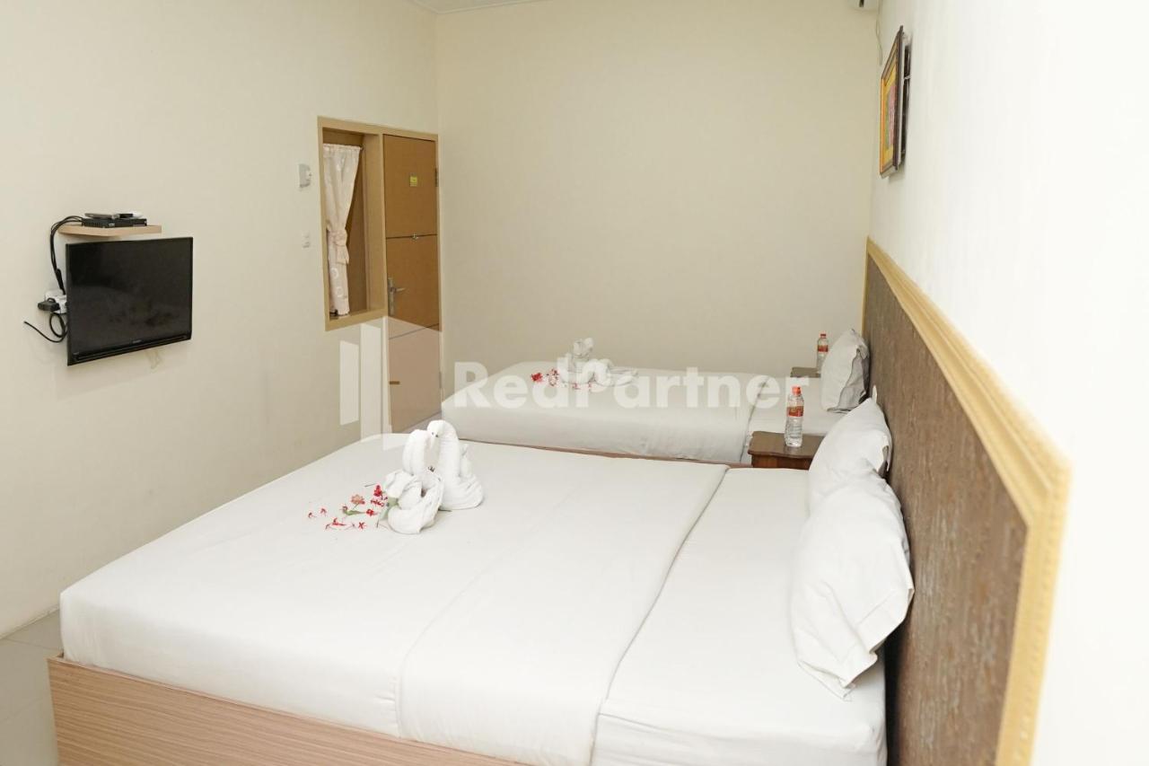 Adisa Homestay Near Saiful Anwar Malang Eksteriør billede