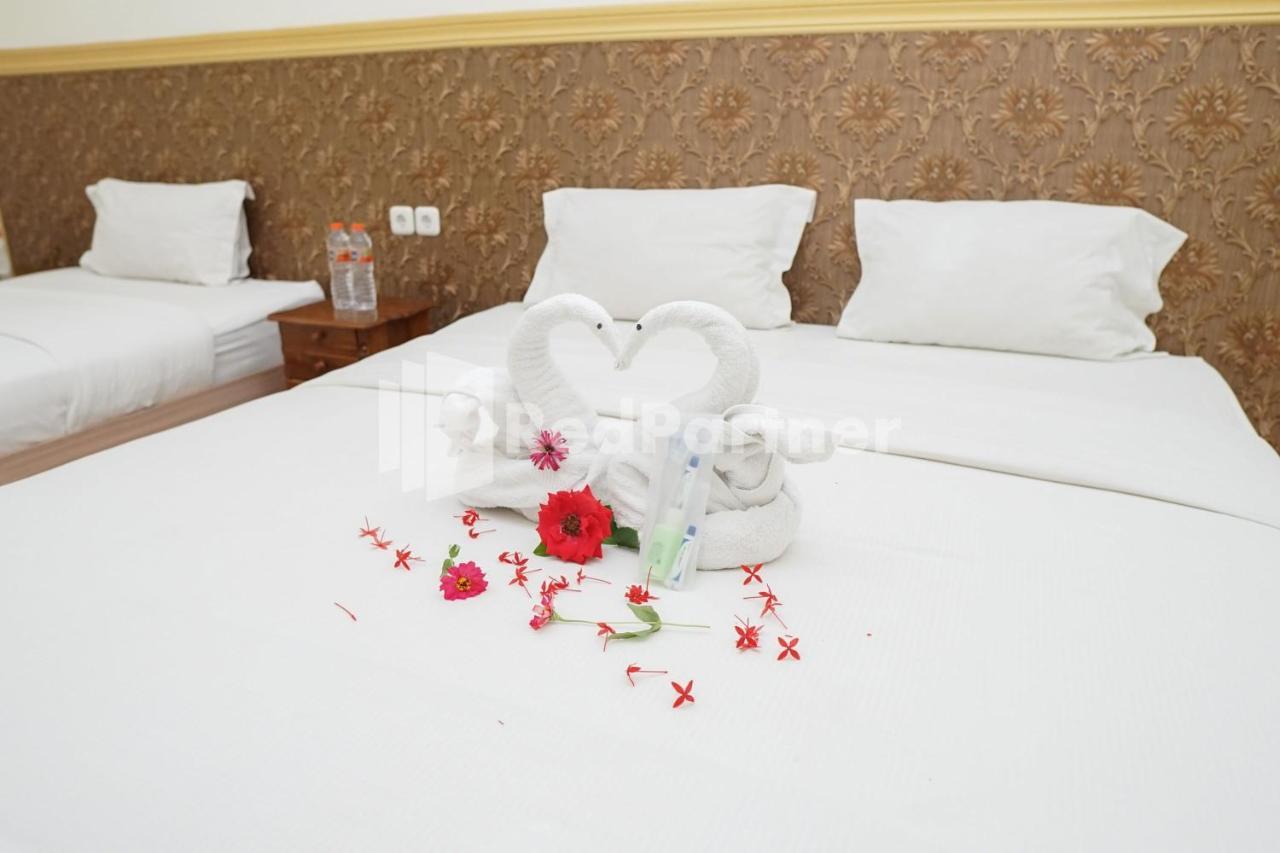 Adisa Homestay Near Saiful Anwar Malang Eksteriør billede