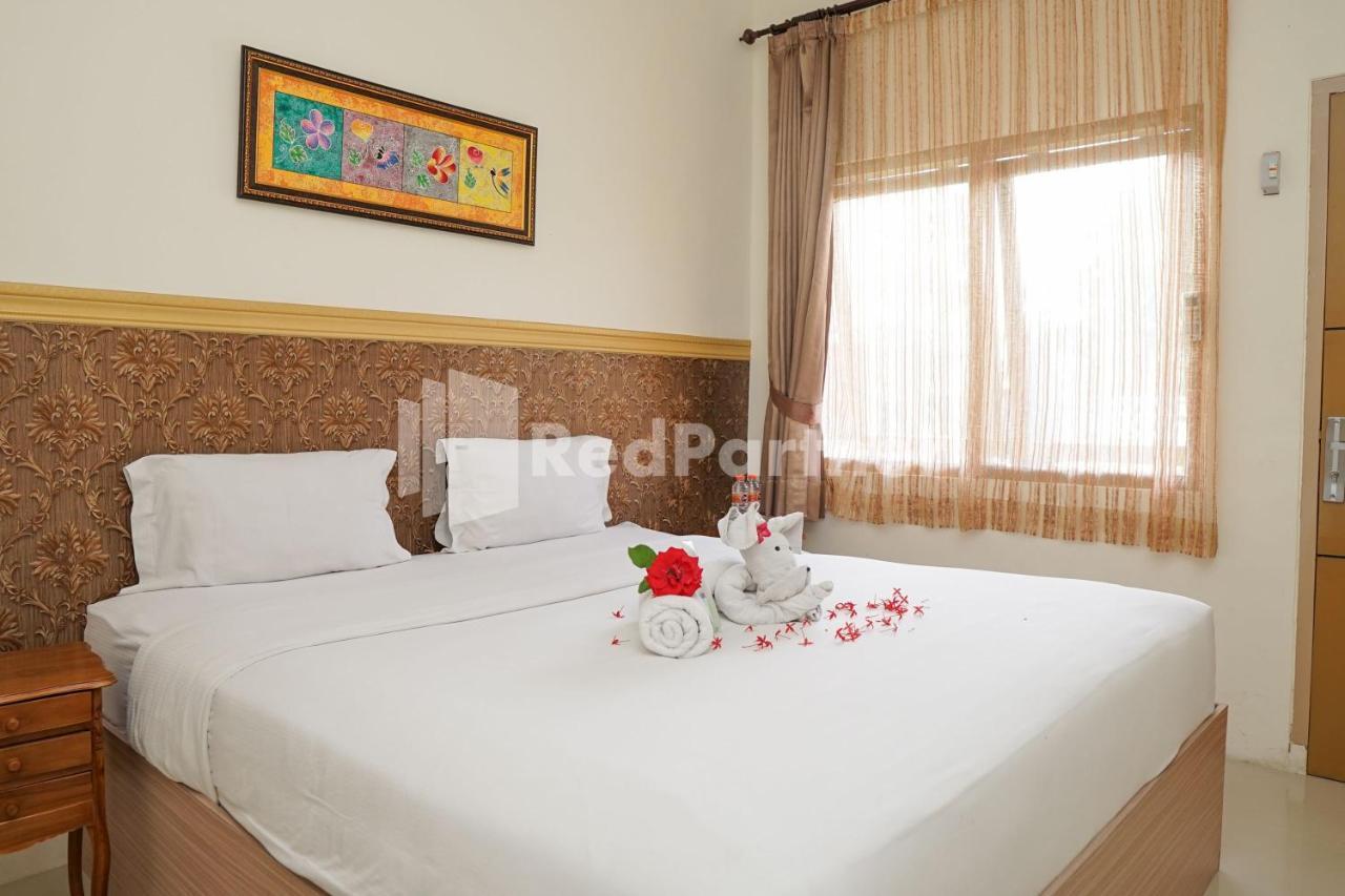 Adisa Homestay Near Saiful Anwar Malang Eksteriør billede