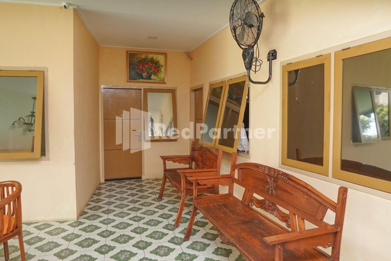 Adisa Homestay Near Saiful Anwar Malang Eksteriør billede